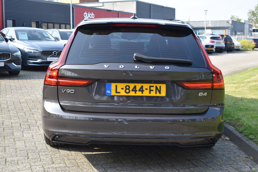 Volvo V90 B4 211PK Automaat Ultimate Dark | Panoramadak | Leder | ACC | Blis | Trekhaak | 360 camera | H&K | HUD | 19"LMV