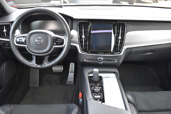 Volvo V90 B4 211PK Automaat Ultimate Dark | Panoramadak | Leder | ACC | Blis | Trekhaak | 360 camera | H&K | HUD | 19"LMV