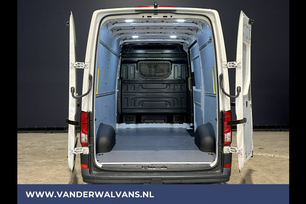 Volkswagen Crafter 2.0 TDI 141pk L3H3 L2H2 Euro6 Airco | Camera | Apple Carplay | Android Auto Parkeersensoren, Stoelverwarming, Bijrijdersbank