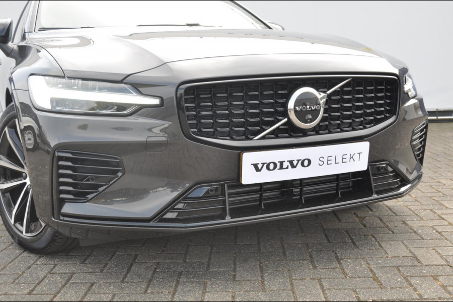 Volvo V60 T6 350PK Automaat Recharge AWD Plus Dark / Long range / 360 Camera / Semi-elektrisch inklapbare trekhaak / Panoramadak / Elektrische voorstoelen met geheugen / Apple Carplay / BLIS / Harman kardon audio /