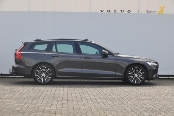 Volvo V60 T6 350PK Automaat Recharge AWD Plus Dark / Long range / 360 Camera / Semi-elektrisch inklapbare trekhaak / Panoramadak / Elektrische voorstoelen met geheugen / Apple Carplay / BLIS / Harman kardon audio /