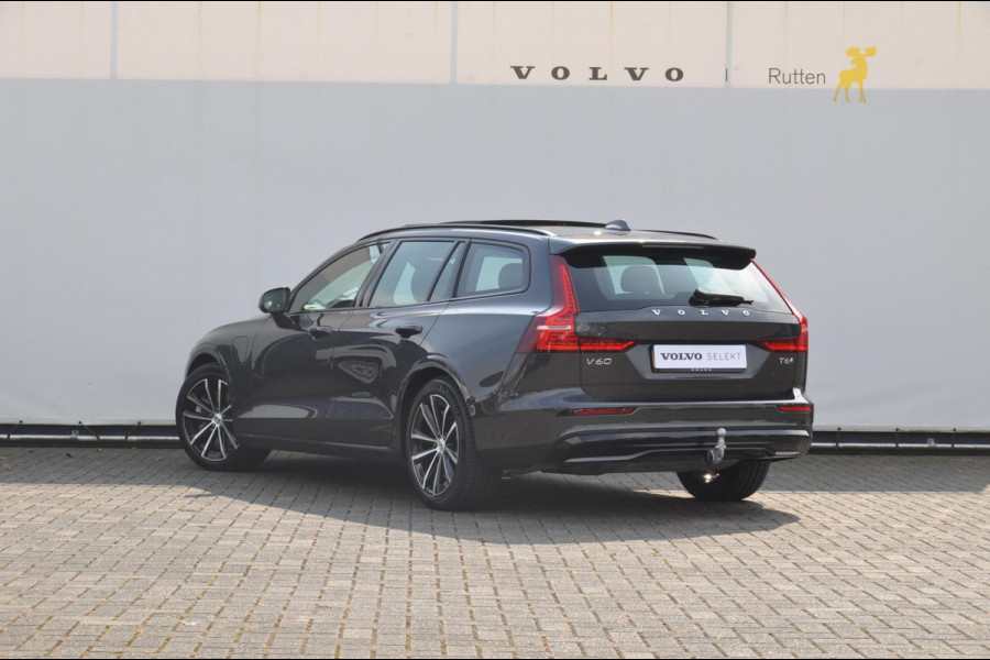 Volvo V60 T6 350PK Automaat Recharge AWD Plus Dark / Long range / 360 Camera / Semi-elektrisch inklapbare trekhaak / Panoramadak / Elektrische voorstoelen met geheugen / Apple Carplay / BLIS / Harman kardon audio /