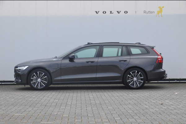 Volvo V60 T6 350PK Automaat Recharge AWD Plus Dark / Long range / 360 Camera / Semi-elektrisch inklapbare trekhaak / Panoramadak / Elektrische voorstoelen met geheugen / Apple Carplay / BLIS / Harman kardon audio /