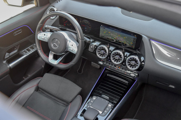 Mercedes-Benz GLA 250 e AMG Plug-In. Pano, Keyless, Trekhaak, Camera, Sfeer, CarPlay!