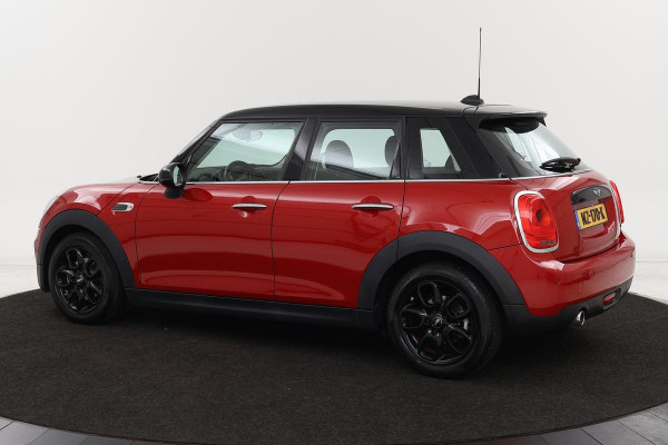 MINI Cooper 1.5 Business | 51.000km NAP | Climate control | PDC | Navigatie | Bluetooth | Cruise control