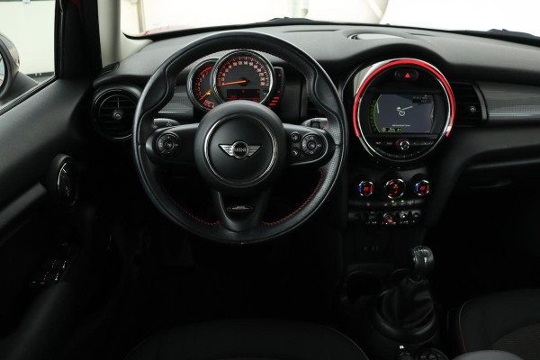 MINI Cooper 1.5 Business | 51.000km NAP | Climate control | PDC | Navigatie | Bluetooth | Cruise control