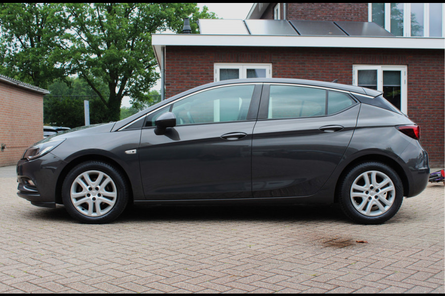 Opel Astra 1.0 Navi / Cruise / Lm / Bluetooth !