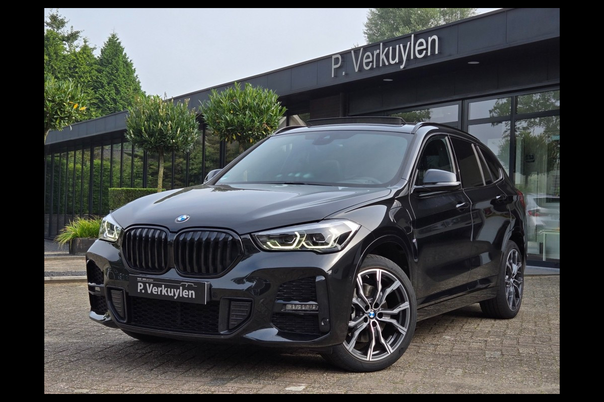 BMW X1 XDRIVE25E M SPORT I HARMAN KARDON I PANORAMA I NAVIGATIE I