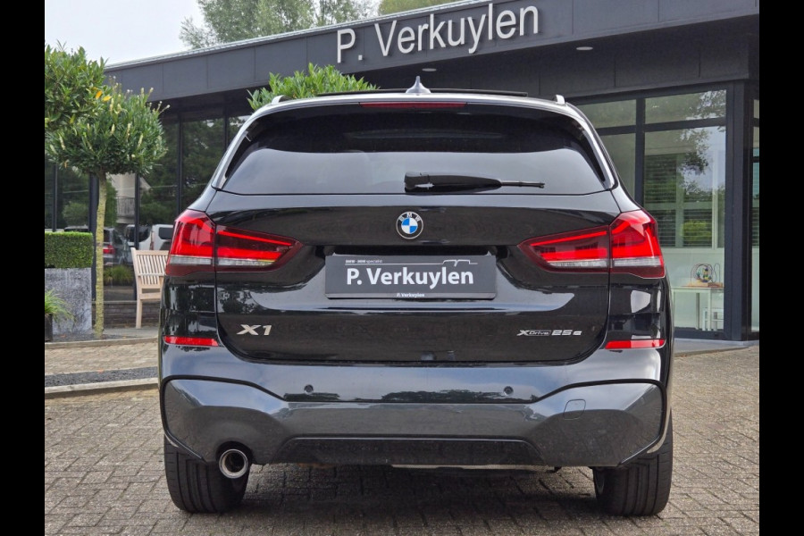 BMW X1 XDRIVE25E M SPORT I HARMAN KARDON I PANORAMA I NAVIGATIE I