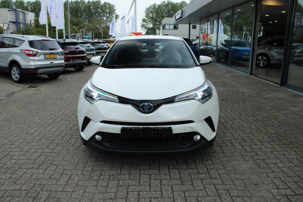 Toyota C-HR 1.8 Hybrid Dynamic Keyless entry | Camera | Cruise control