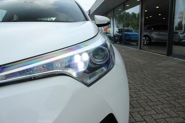 Toyota C-HR 1.8 Hybrid Dynamic Keyless entry | Camera | Cruise control