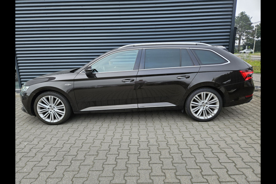 Škoda Superb Combi 1.4 TSI iV Laurin & Klement Plug in Hybrid PHEV | Panodak | Trekhaak af Fabriek | Adaptive Cruise | 360 Camera | Lederen Comfortzetels Memory | Premium Sound | Keyless |