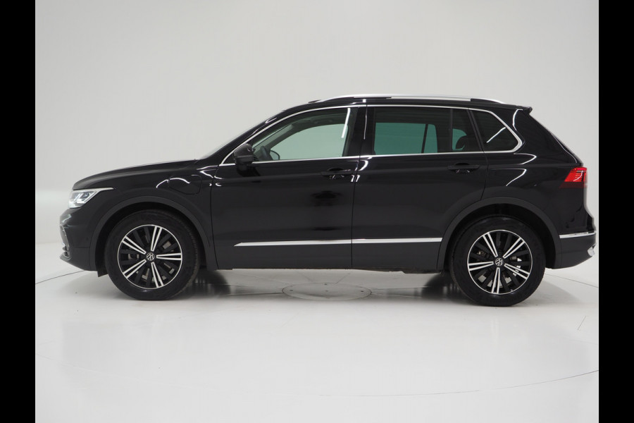 Volkswagen Tiguan 1.4 TSI eHybrid Elegance | Panoramadak | Virtual | Leder | Adaptive Cruise | 360 | Trekhaak