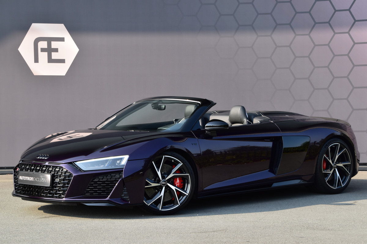 Audi R8 Spyder 5.2 Performance Quattro FACELIFT | KERAMISCH | B&O | CARBON EXTERIEUR | TECHNOLOGY PACK | SPORTUITLAAT | STOELVERWARMING |