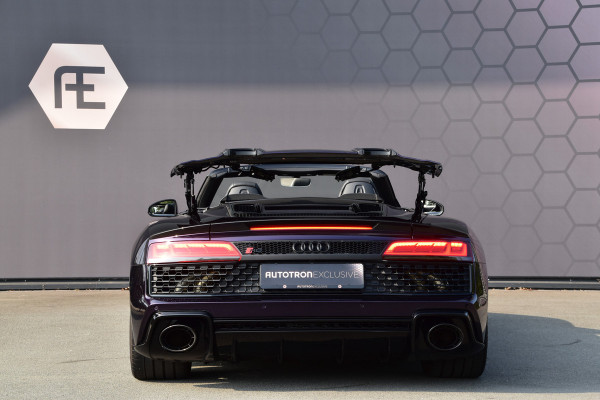 Audi R8 Spyder 5.2 Performance Quattro FACELIFT | KERAMISCH | B&O | CARBON EXTERIEUR | TECHNOLOGY PACK | SPORTUITLAAT | STOELVERWARMING |