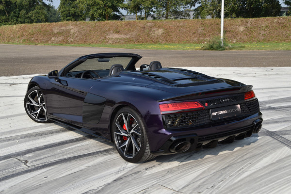 Audi R8 Spyder 5.2 Performance Quattro FACELIFT | KERAMISCH | B&O | CARBON EXTERIEUR | TECHNOLOGY PACK | SPORTUITLAAT | STOELVERWARMING |