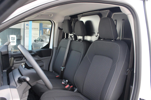 Ford Transit Custom 320 2.0 TDCI L2H1 Trend 136pk | Ford Voorraad | Handmatige regeneratie roetfilter | Laadruimte beschermingspakket (Trend) | Trekhaakvoorbereiding | Centrale dubbele vergrendeling | Navigatie systeem | LED koplampen met automatisch grootlicht | Programmeerbare voertuig interface