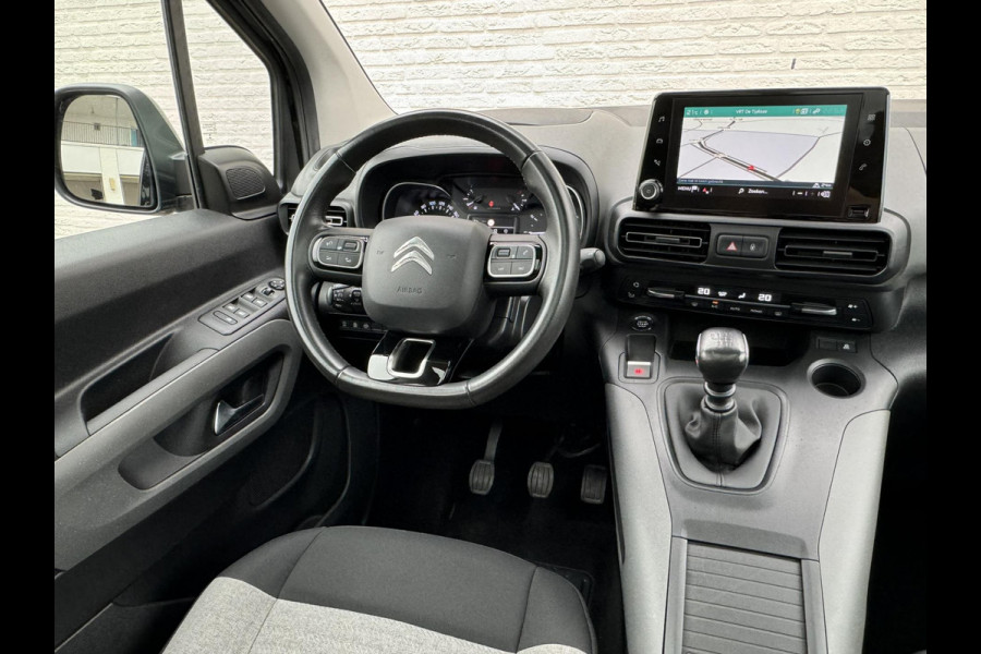 Citroën Berlingo 1.2 PureTech Shine Navigatie Pdc voor en achter Cruise Panorama 4 Seizoenen banden