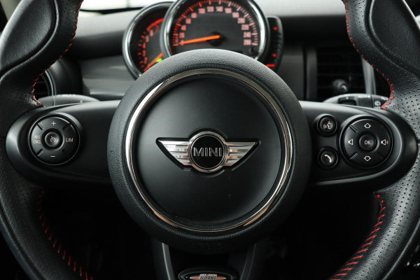 MINI Cooper 1.5 Business | 51.000km NAP | Climate control | PDC | Navigatie | Bluetooth | Cruise control