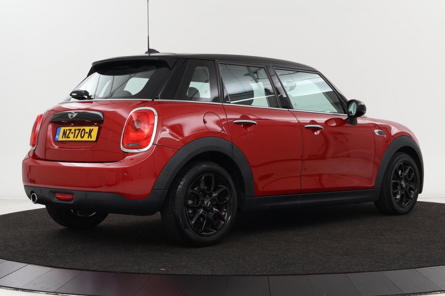 MINI Cooper 1.5 Business | 51.000km NAP | Climate control | PDC | Navigatie | Bluetooth | Cruise control