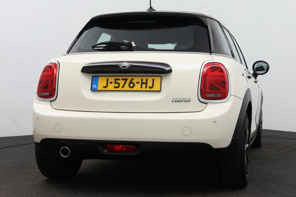 MINI Mini 1.5 Cooper Chili(1e Eig, NL auto, Dealer onderhoud, Navi, Parkeerhulp, StoelV, Led, Sportstoelen, Etc)