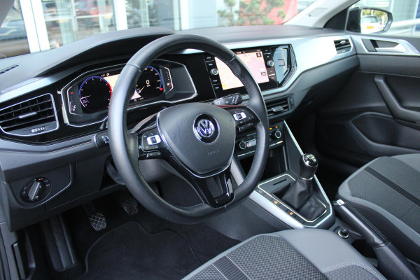 Volkswagen Polo 1.0 TSI 95PK HIGHLINE | PANORAMISCH SCHUIF/KANTEL DAK | BEATS AUDIO SYSTEM | FULL LED KOPLAMPEN | VIRTUAL COCKPIT | CLIMATE CONTROL | ADAPTIVE CRUISE CONTROL | APPLE CARPLAY/ANDROID AUTO | NAVIGATIE | ACHTERUITRIJ CAMERA | 18" LICHTMETALEN VELGEN | ALL SEASON BANDEN | EERSTE EIGENAAR! |