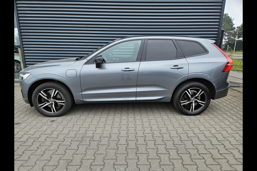 Volvo XC60 T8 Recharge AWD R-Design Plug In Hybrid PHEV | Panodak |  Adaptive Cruise | 360 Camera | Lederen Sportstoelen Memory | Apple Carplay | Apple Carplay | Keyless | DAB | Stuurverwarming |