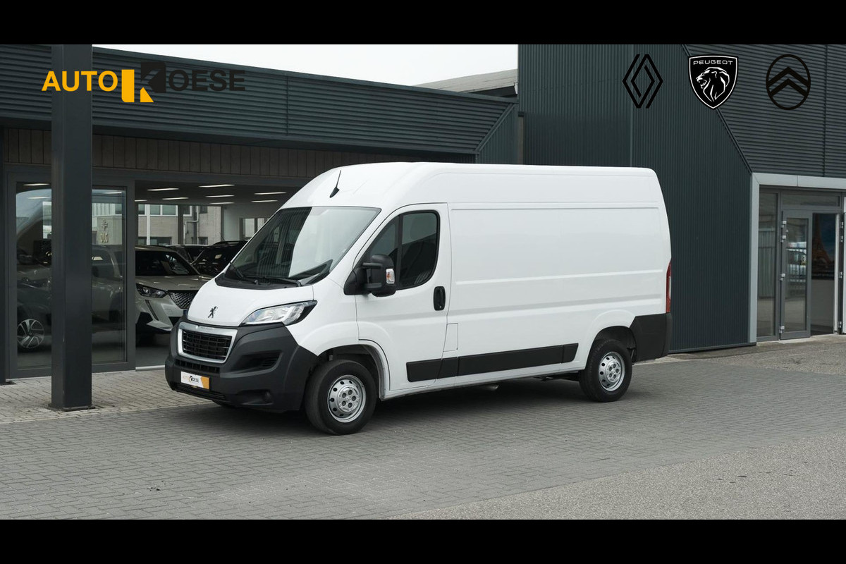 Peugeot Boxer 330 2.2 BlueHDi 120 L2H2 Premium | Trekhaak | Parkeersensoren | Navigatie | Vloerplaat