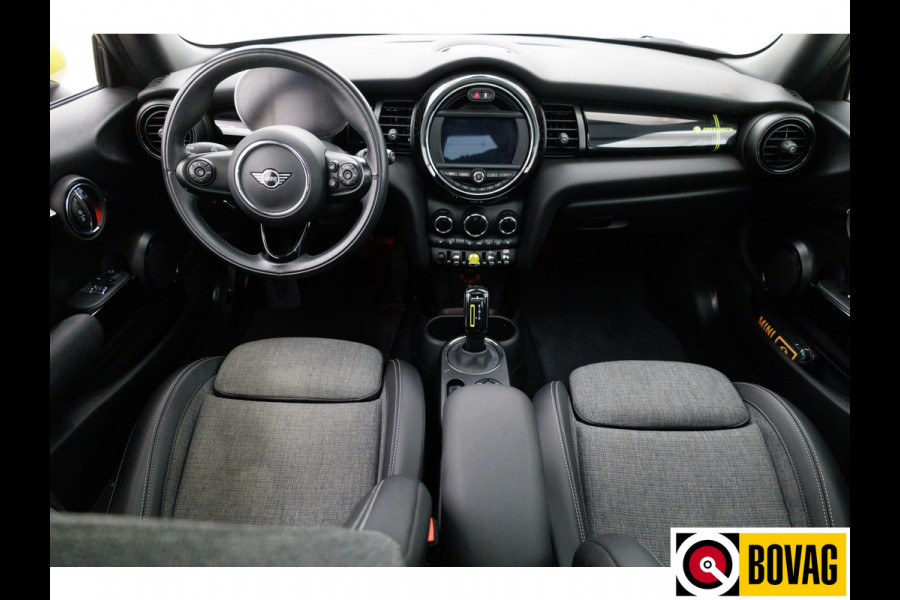 MINI Mini Electric Greenwich 33 kWh | € 2000,- Subsidie mogelijk! Panoramadak, Navigatie, Camera, Stoelverwarming, Keyless,