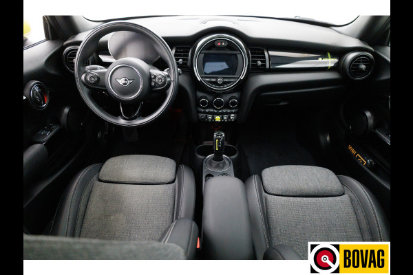 MINI Mini Electric Greenwich 33 kWh | € 2000,- Subsidie mogelijk! Panoramadak, Navigatie, Camera, Stoelverwarming, Keyless,