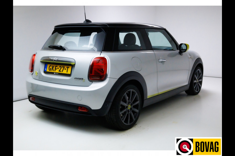 MINI Mini Electric Greenwich 33 kWh | € 2000,- Subsidie mogelijk! Panoramadak, Navigatie, Camera, Stoelverwarming, Keyless,