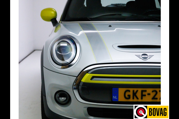 MINI Mini Electric Greenwich 33 kWh | € 2000,- Subsidie mogelijk! Panoramadak, Navigatie, Camera, Stoelverwarming, Keyless,