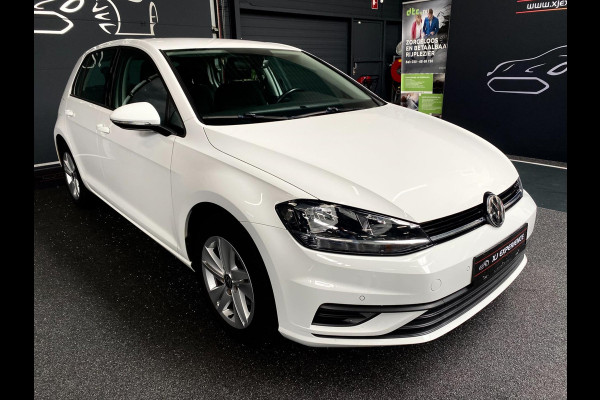 Volkswagen Golf 1.0 TSI Trendline AIRCO GROOT NAVI CARPLAY