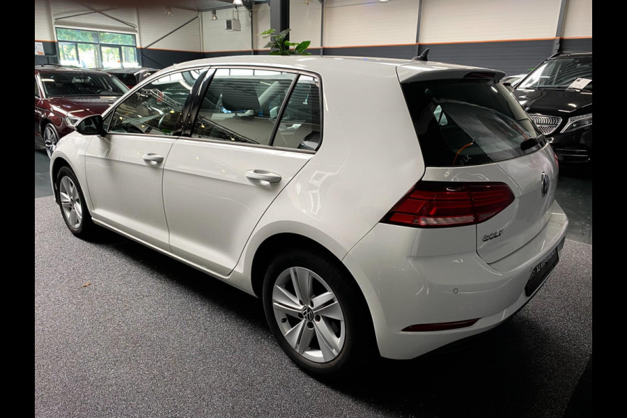 Volkswagen Golf 1.0 TSI Trendline AIRCO GROOT NAVI CARPLAY