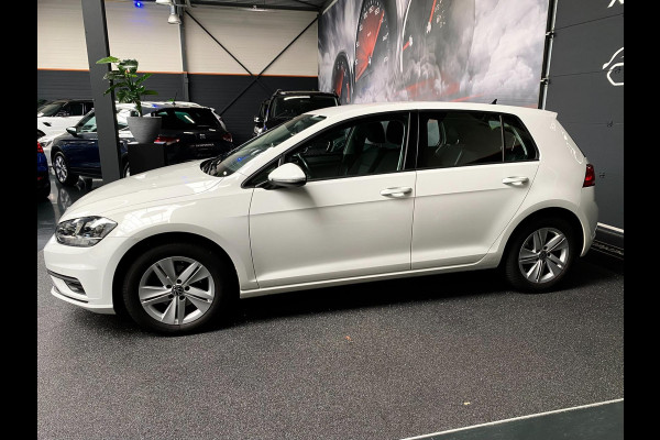 Volkswagen Golf 1.0 TSI Trendline AIRCO GROOT NAVI CARPLAY