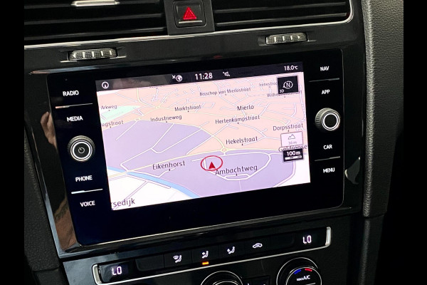 Volkswagen Golf 1.0 TSI Trendline AIRCO GROOT NAVI CARPLAY