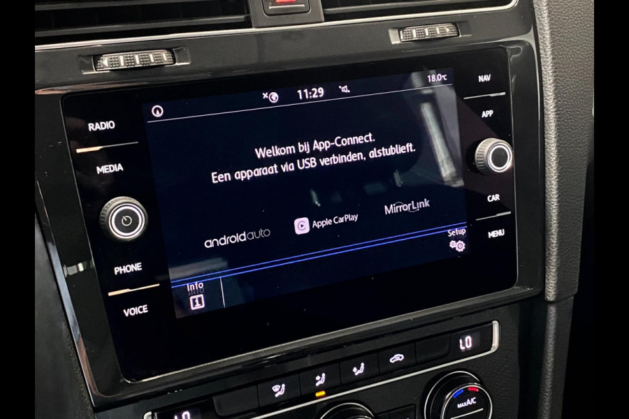 Volkswagen Golf 1.0 TSI Trendline AIRCO GROOT NAVI CARPLAY