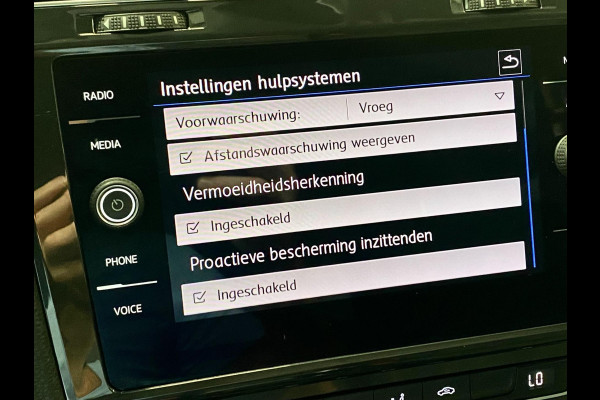 Volkswagen Golf 1.0 TSI Trendline AIRCO GROOT NAVI CARPLAY