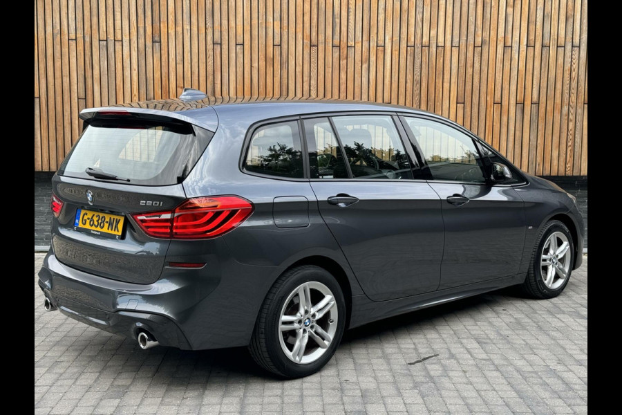 BMW 2 Serie Gran Tourer 220i M-sport 7-persoons Automaat | Achteruitrijcamera | Navigatie Proffesional | Sportstoelen | LED verlichting | DA