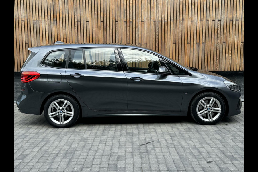 BMW 2 Serie Gran Tourer 220i M-sport 7-persoons Automaat | Achteruitrijcamera | Navigatie Proffesional | Sportstoelen | LED verlichting | DA