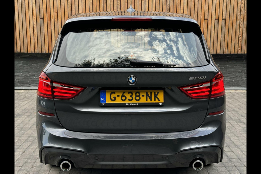 BMW 2 Serie Gran Tourer 220i M-sport 7-persoons Automaat | Achteruitrijcamera | Navigatie Proffesional | Sportstoelen | LED verlichting | DA