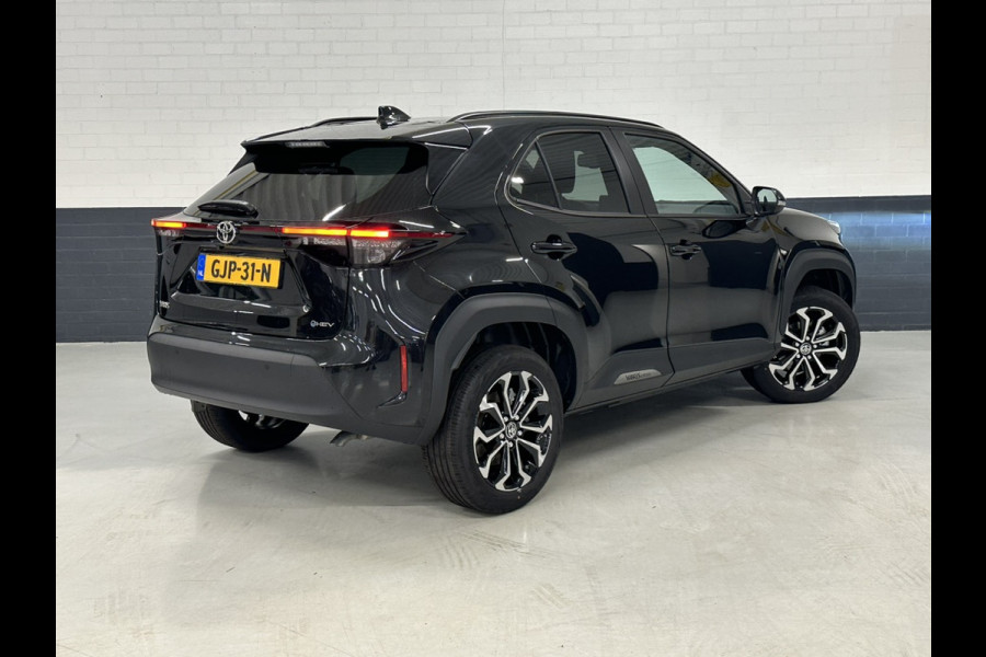 Toyota Yaris Cross 1.5 Hybrid 130 Executive NIEUW MODEL ACC | Parkeersensoren | Lane assist | dodenhoek assist | Two tone velgen Carplay | Parkeercamera | LED | Stoel/stuur verwarming