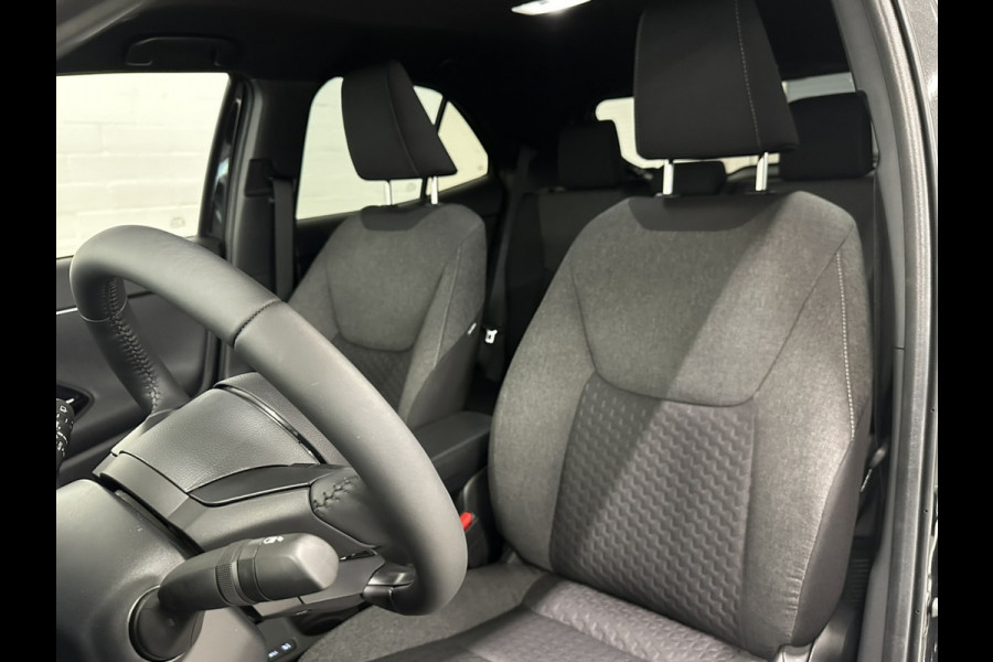 Toyota Yaris Cross 1.5 Hybrid 130 Executive NIEUW MODEL ACC | Parkeersensoren | Lane assist | dodenhoek assist | Two tone velgen Carplay | Parkeercamera | LED | Stoel/stuur verwarming