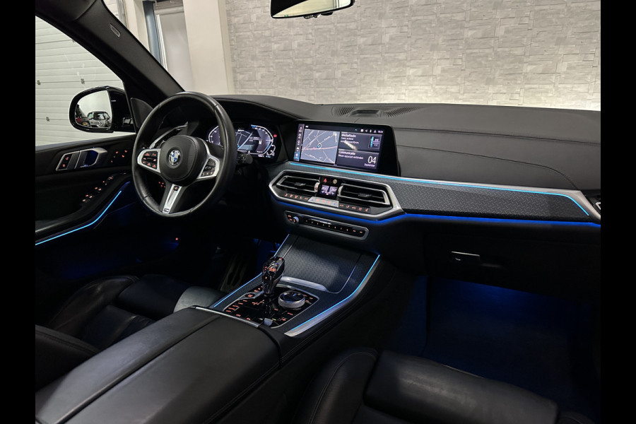 BMW X5 45e M-Performance Seats | 360 View | B&W High-End | Massage & Ventilatie | 22" | Laser | Soft-Close | Night-Vision | Panorama | Memory | Achterasbesturing | Keyless-Entry | 4-Zone Clima | Stoelverwarming V+A | Glaspook | Sfeerverlichting |