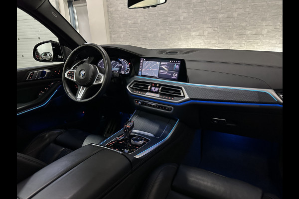 BMW X5 45e M-Performance Seats | 360 View | B&W High-End | Massage & Ventilatie | 22" | Laser | Soft-Close | Night-Vision | Panorama | Memory | Achterasbesturing | Keyless-Entry | 4-Zone Clima | Stoelverwarming V+A | Glaspook | Sfeerverlichting |