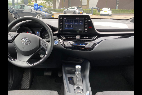 Toyota C-HR 1.8 Hybrid Dynamic VAN 26.900 VOOR 24.899 UW ZOMERVOORDEEL 2.001! | CAMERA |