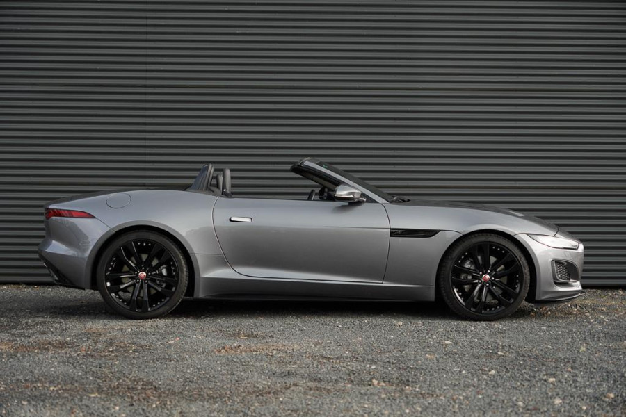 Jaguar F-Type P300 RWD R-Dynamic Black / Sportuitlaat / Leder / Stoelkoeling / Vol