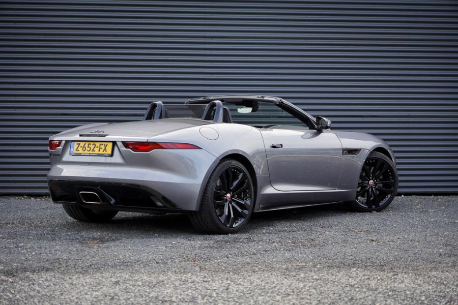 Jaguar F-Type P300 RWD R-Dynamic Black / Sportuitlaat / Leder / Stoelkoeling / Vol