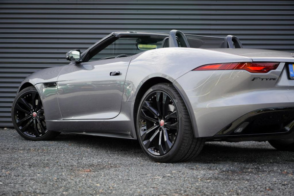 Jaguar F-Type P300 RWD R-Dynamic Black / Sportuitlaat / Leder / Stoelkoeling / Vol