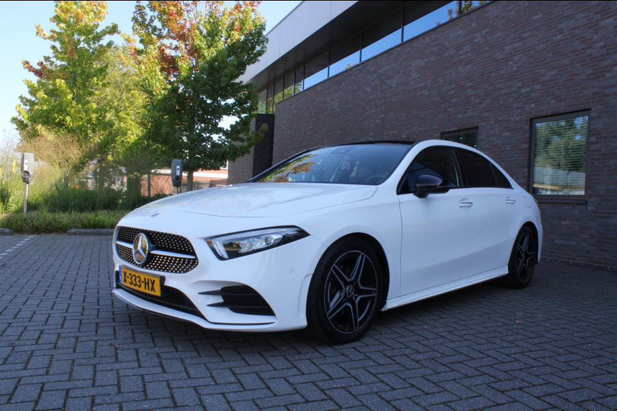 Mercedes-Benz A-Klasse 180 d Business Solution AMG